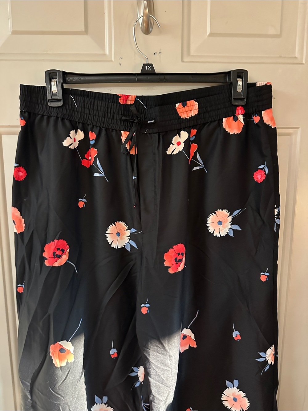 Tommy Hilfiger Black Floral Wide-Leg Pants - Picture 2 of 5